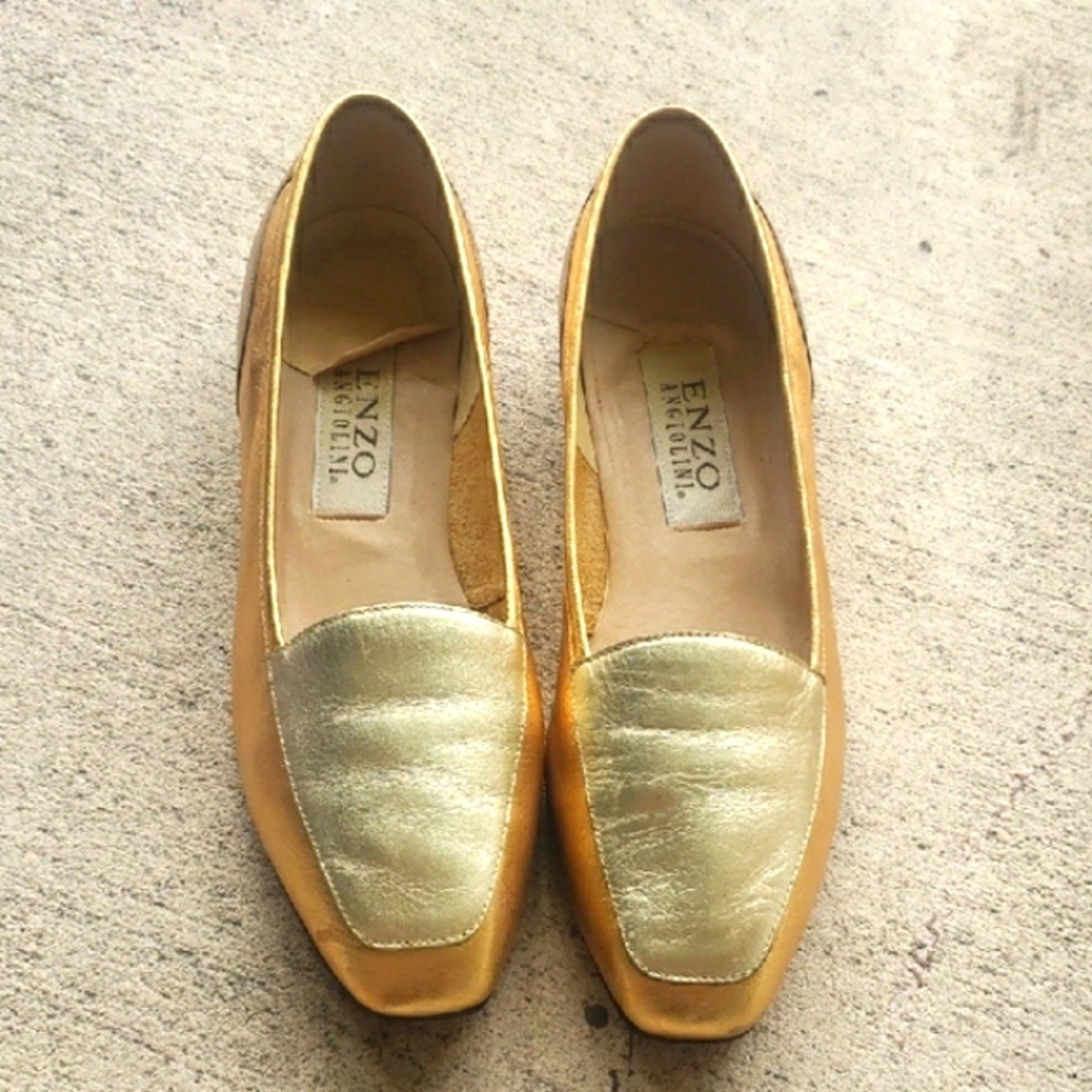 In good condition "Enzo Angiolini" Gold Flats- timeless slip-on design